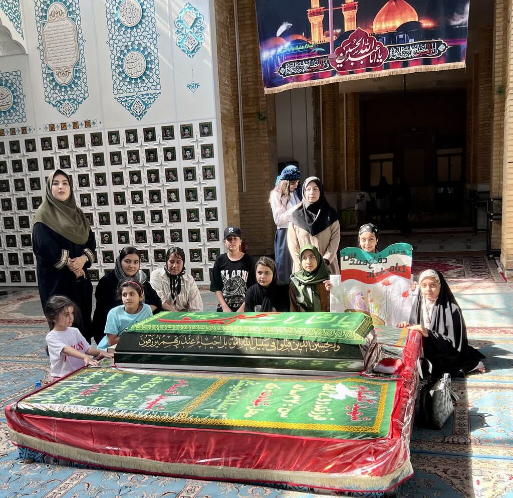 بازدید اعضا و مربیان مراکز شماره ۱ و۲ اسلام‌آبادغرب از یادمان دفاع مقدس