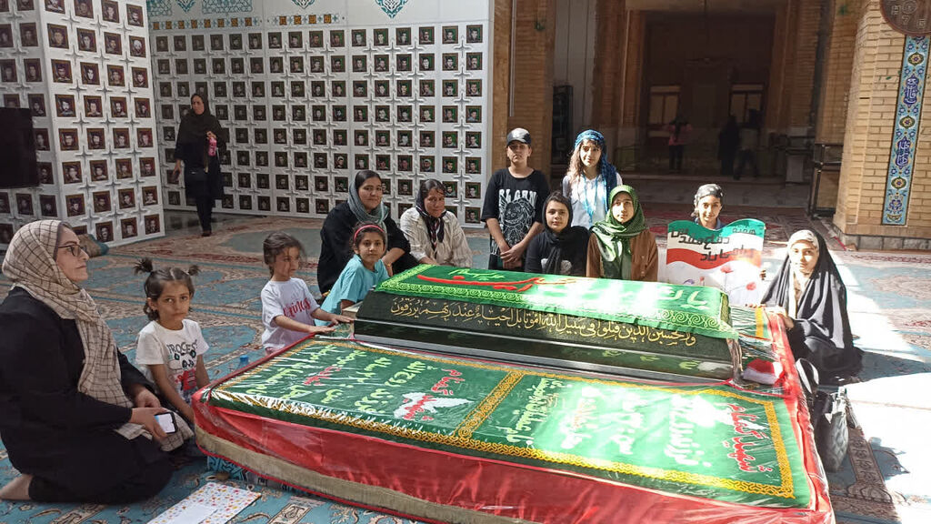 بازدید اعضا و مربیان مراکز شماره ۱ و۲ اسلام‌آبادغرب از یادمان دفاع مقدس