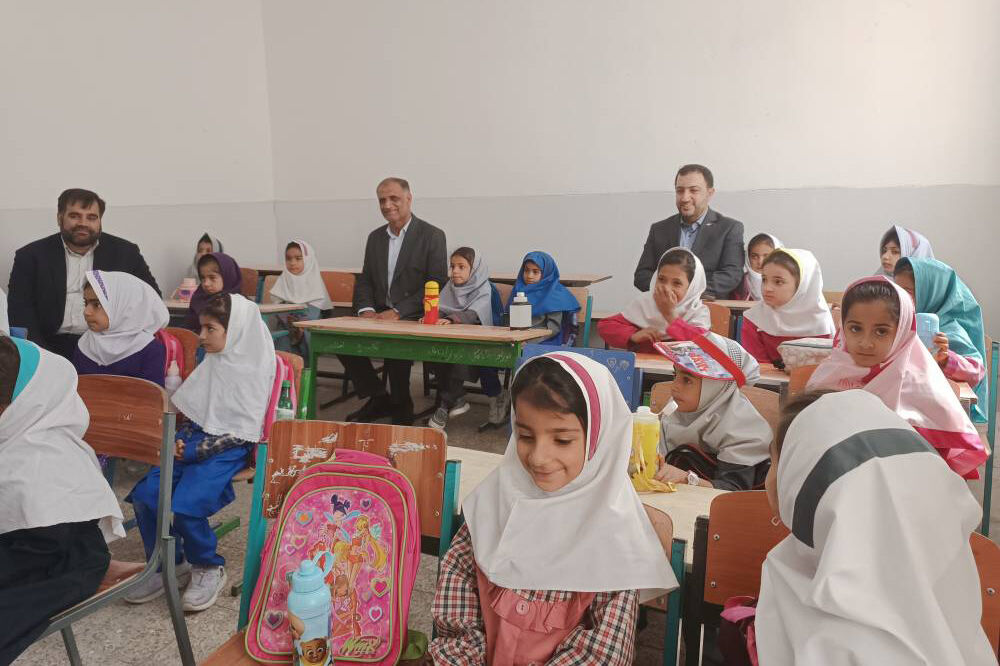 سفر مدیرعامل کانون به استان سیستان و بلوچستان راه را برای رشد شما هموار میکنیم