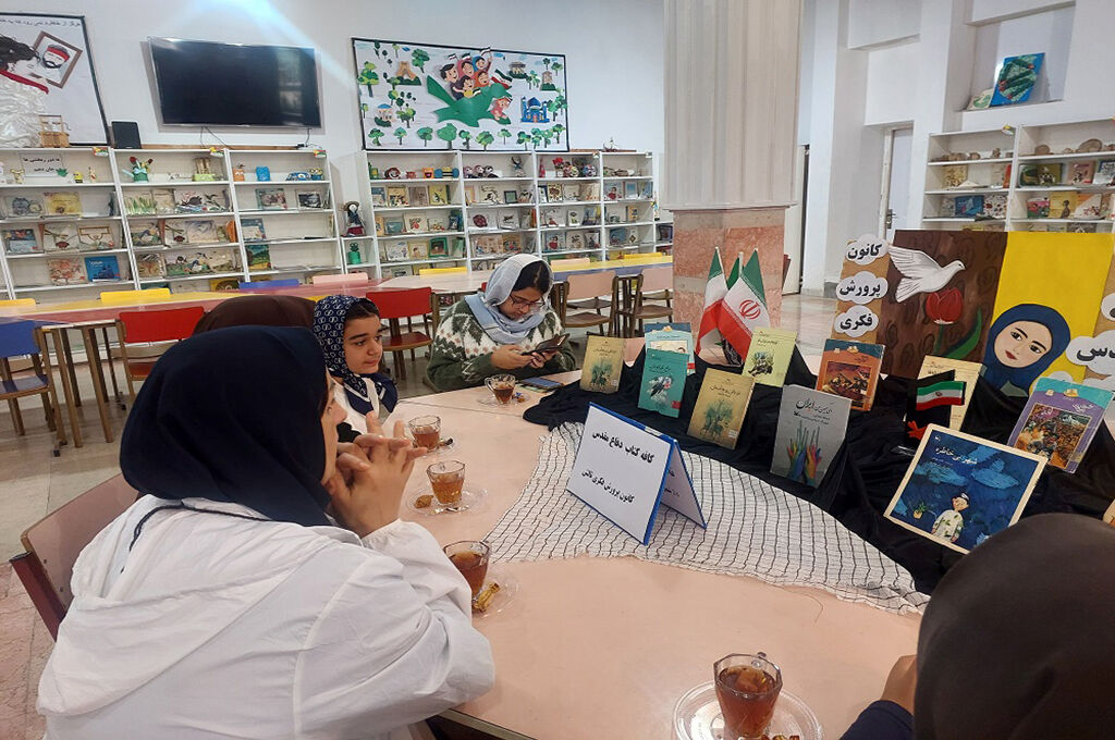 مراکز کانون گیلان با برپایی نمایشگاه کتاب پذیرای مخاطبان است/ مربیان راویان روایتهای پایداریمیشوند