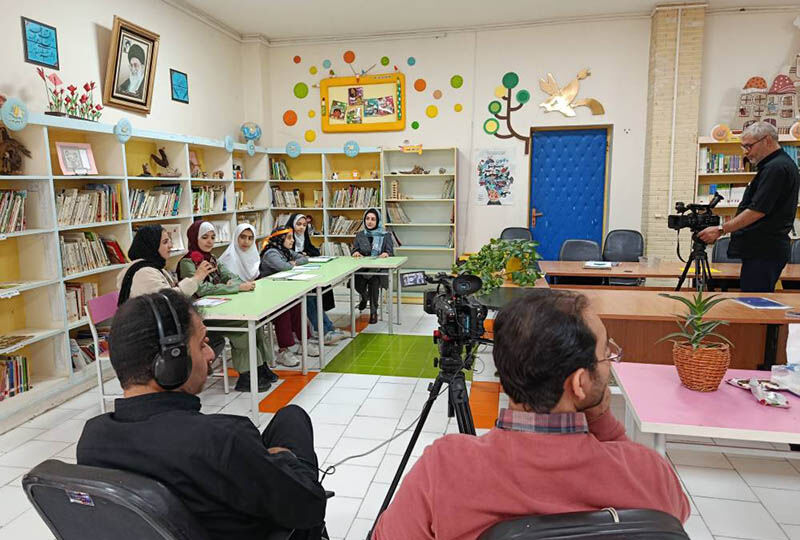 کارگاه ادبی مرکز شماره پنج کانون اردبیل در قاب صدا و سیما