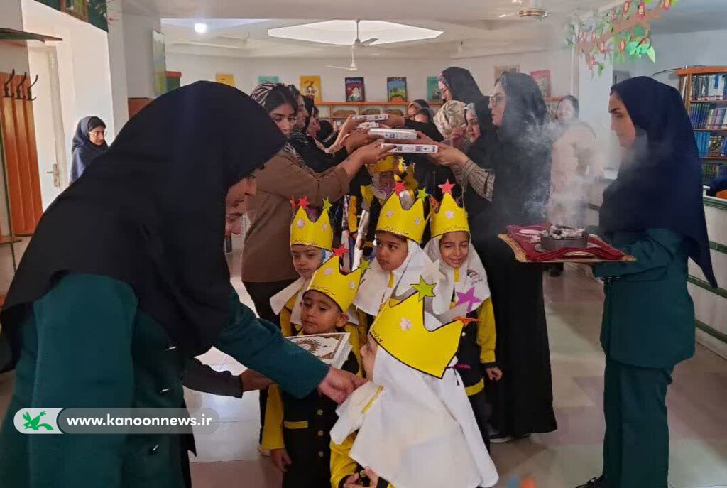 نوآموزان دلندی با قصه‌های دفاع مقدس و پرچم سه‌رنگ ایران آشنا شدند