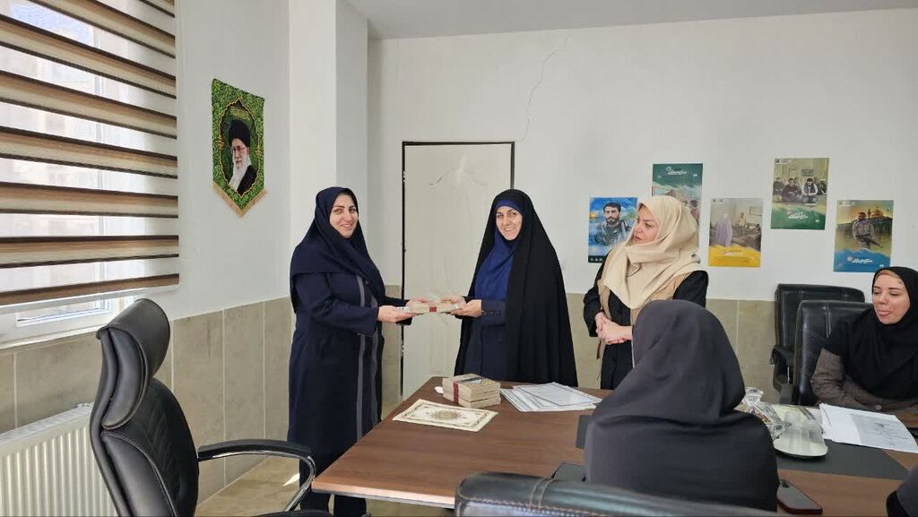 تجلیل مدیر کل کانون البرز از مسئولان مراکز