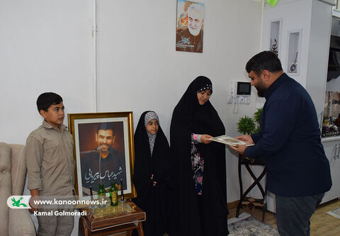 تجلیل مدیرکل کانون لرستان از فرزندان شهید عباس پیریایی