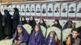 حضور اعضا و مربیان مراکز کانون کرمانشاه در نمایشگاه  دفاع مقدس