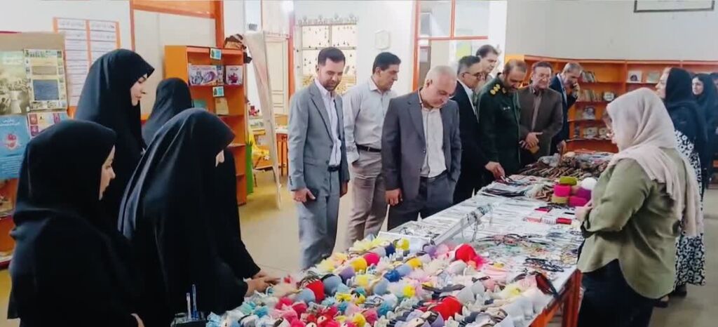 مرکز شماره ۱ صحنه میزبان نمایشگاه صنایع‌دستی و ایستگاه نقاشی