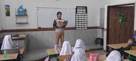 گرامیداشت آغاز سال تحصیلی با یاد شهدا در کتابخانه سیار روستایی البرز