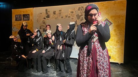 نمایش روژا دلنیا باش