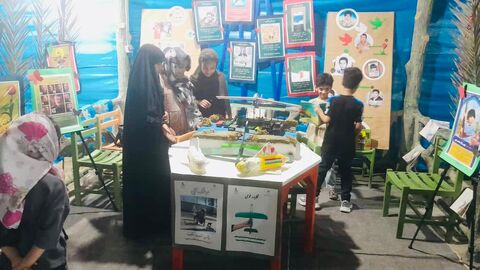 برپایی غرفه کودک و نوجوان در نمایشگاه دفاع مقدس شهرستان سیریک