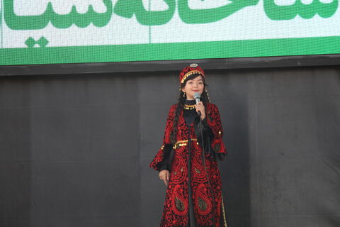 در سردترین شهر استان با استقبال گرم و بی نظیر کودکان، نوجوانان و خانواده های محترم از تماشاخانه سیار کانون پرورش در اولین مقصد خود در سراب.
