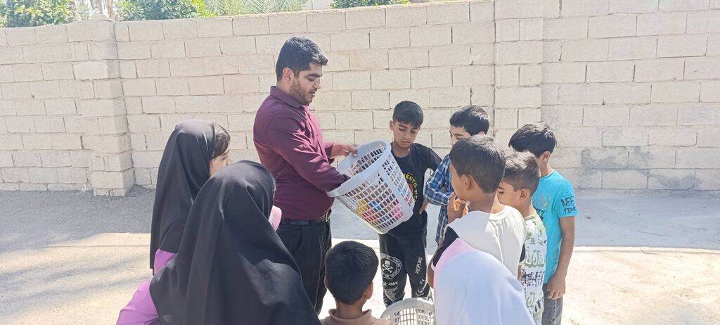 شور و نشاط فرهنگی، در نخستین روز مدرسه در روستای حسین‌آباد