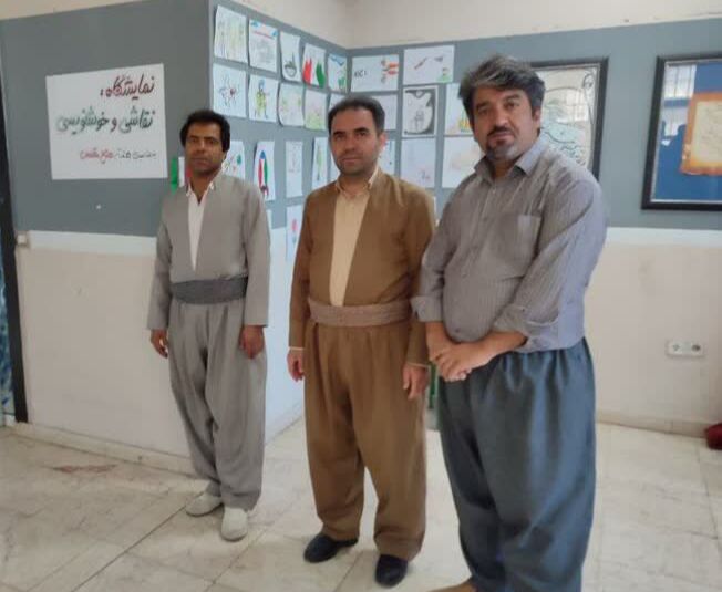 بازگشایی نمایشگاه آثار هنری به مناسبت هفته دفاع مقدس در مرکز روانسر
