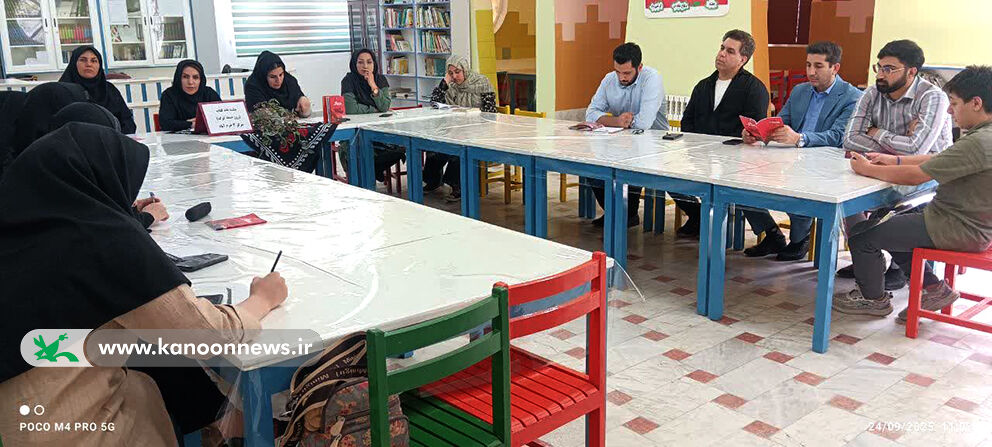 نقد و بررسی کتاب «روز حمله گرگ» درکانون لرستان