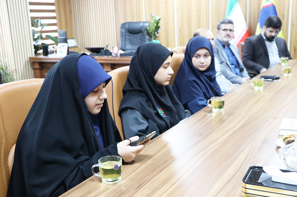 نشست کانونیها با یادگار ماندگارهشت سال دفاع مقدس