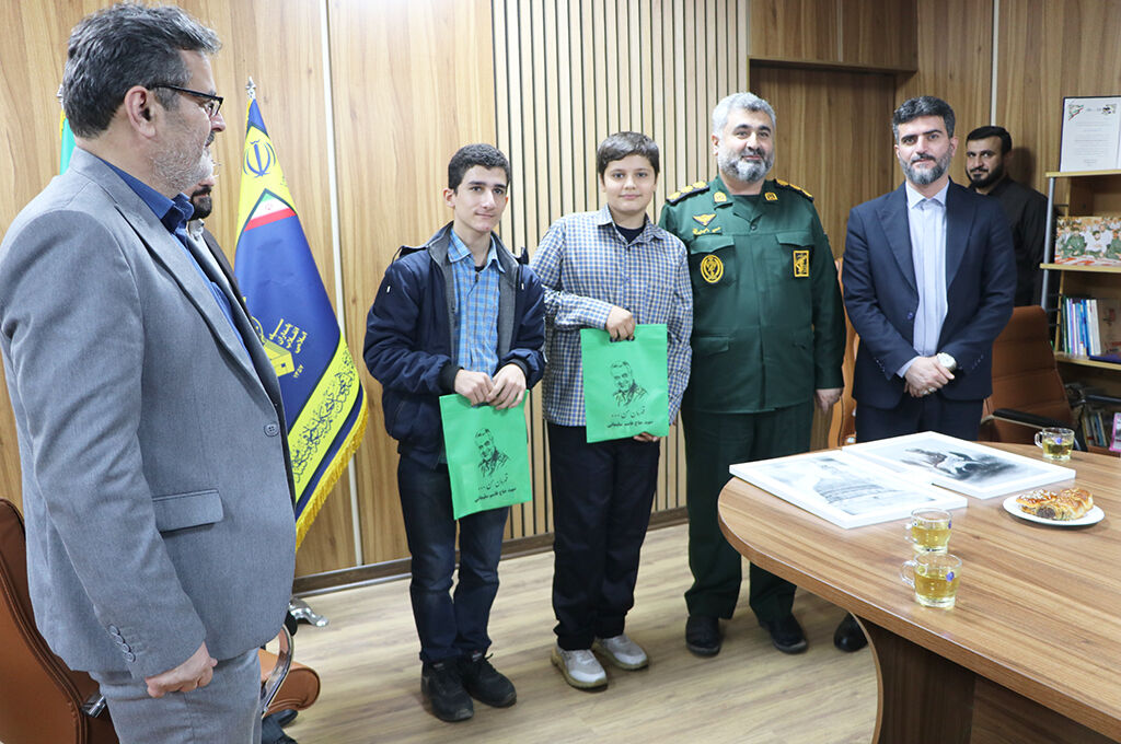 نشست کانونیها با یادگار ماندگارهشت سال دفاع مقدس