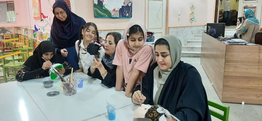 هم خوانی مادران و دختران در خان های شاهنامه؛ در رویداد ملی نوآورانه ی مرکز فرهنگی هنری شماره ۸ کانون استان قم