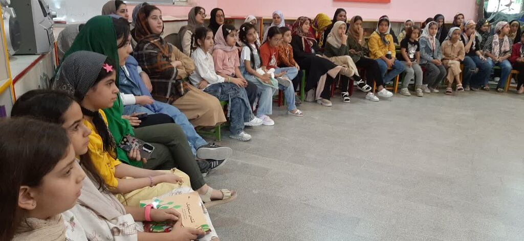 هم خوانی مادران و دختران در خان های شاهنامه؛ در رویداد ملی نوآورانه ی مرکز فرهنگی هنری شماره ۸ کانون استان قم