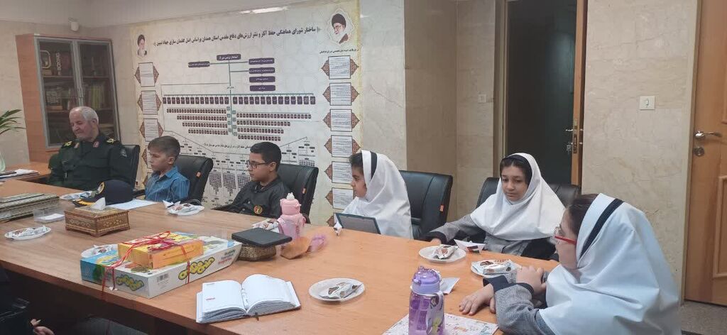 دیدار اعضای کودک کانون همدان با سردار ظفری