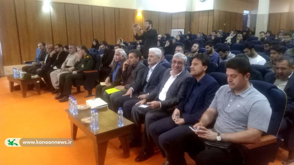 محفل «عصر شعر» هفته دفاع مقدس در سنندج