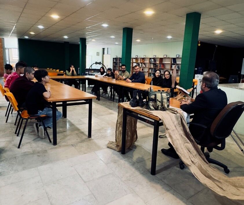 میهمانی قهرمان دفاع مقدس در جمع کودکان و نوجوانان گچساران