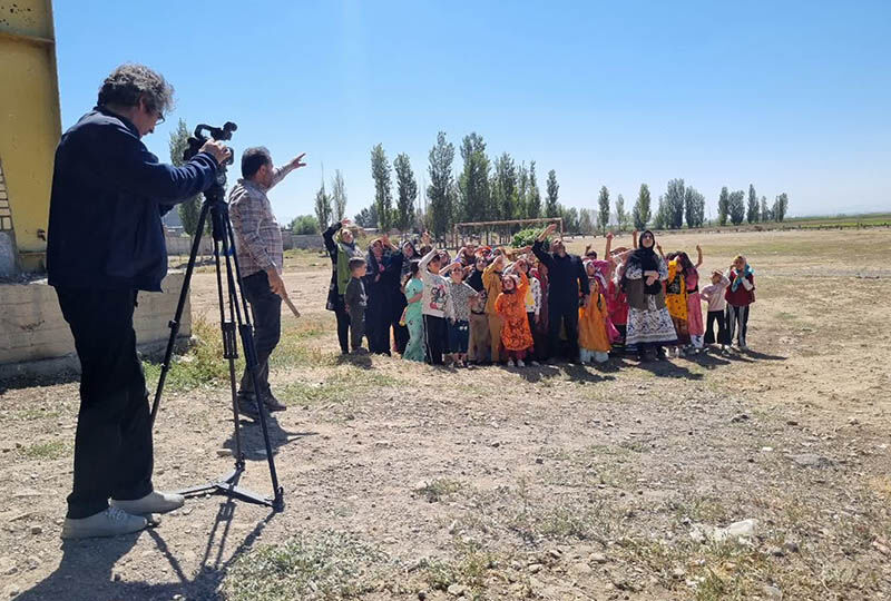 اعضا و مربیان کانون دولتآباد در تولید مستند «به نام ایران» نقشآفرینی کردند اعضا و مربیان کانون دولتآباد در تولید مستند «به نام ایران» نقشآفرینی کردند