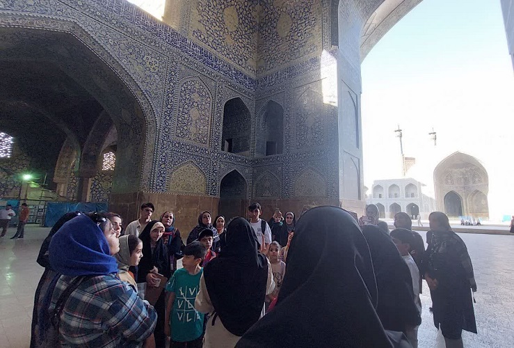 بازدید کانون‌یاران از مجموعه تاریخی میدان امام خمینی(ره) اصفهان نصف‌جهان