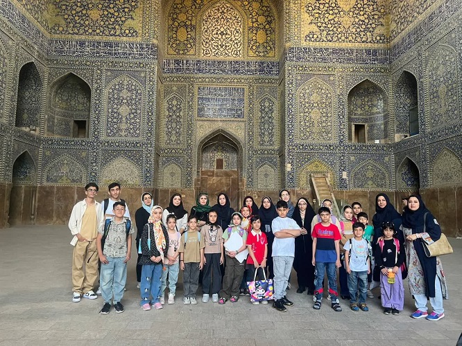 بازدید کانونیاران از مجموعه تاریخی میدان امام خمینی(ره) اصفهان نصفجهان