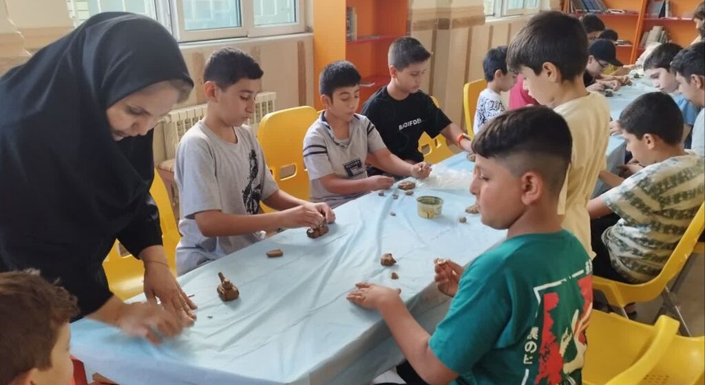 ویژهبرنامههای مرکز شماره ۱۳ کرمانشاه در هفته دفاع مقدس