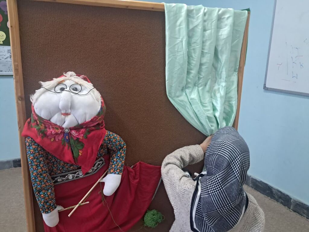 نوجوانان دختر بیارجمندی، دغدغههای اجتماعی خود را نقد و بررسی کردند