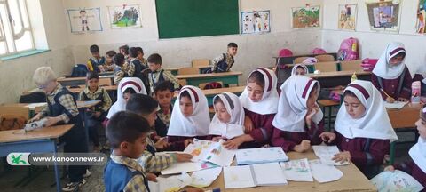 برنامه‌های فرهنگی هنری مراکز سیار کانون لرستان درمناطق مختلف استان