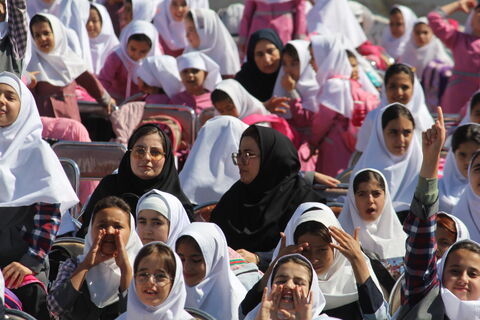 در سومین روز از حضور تماشاخانه سیار کانون در استان آذربایجان شرقی میهمان شهر تبریز بود که با استقبال پرشور کودکان، نوجوانان و خانواده ها هم
