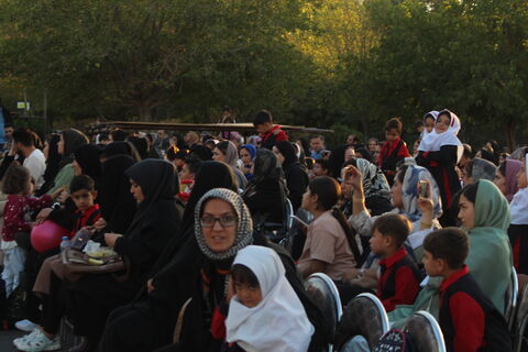 در سومین روز از حضور تماشاخانه سیار کانون در استان آذربایجان شرقی میهمان شهر تبریز بود که با استقبال پرشور کودکان، نوجوانان و خانواده ها هم