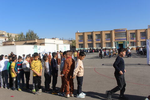 در سومین روز از حضور تماشاخانه سیار کانون در استان آذربایجان شرقی میهمان شهر تبریز بود که با استقبال پرشور کودکان، نوجوانان و خانواده ها هم