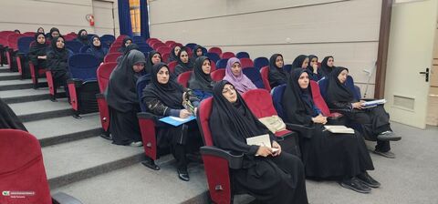 برگزاری دوره آموزشی مهارت های زندگی کارکنان کانون قم