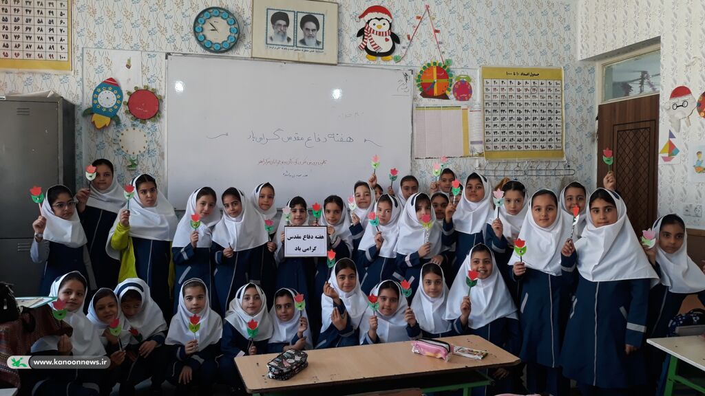 برگزاری ویژهبرنامه «یاد لالههای جنگ» در ابهر با حضور دانشآموزان