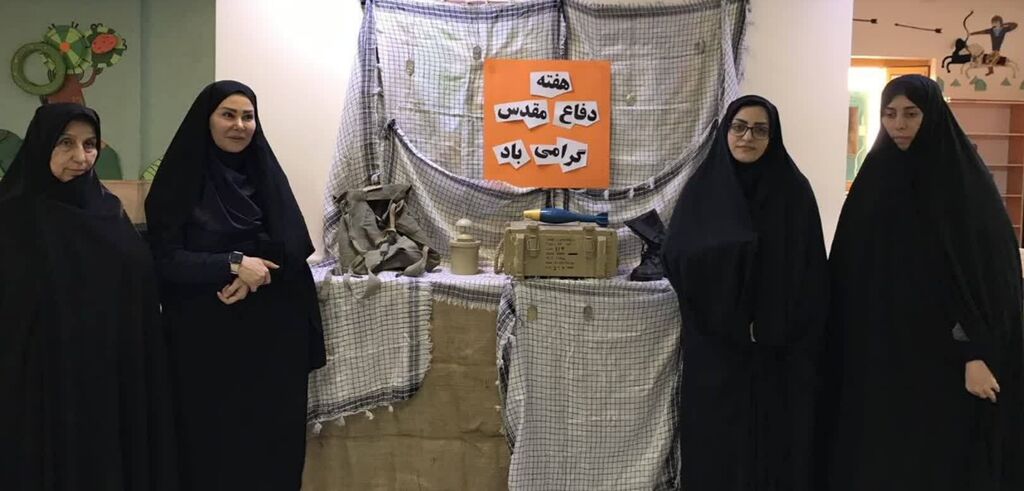 نمایشگاه «رنگ و رهایی» کانون کرمانشاه، میزبان مسئولان استانی شد