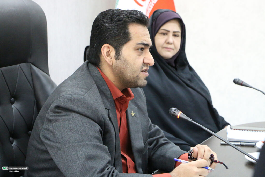 کانون بازوی توانمند آموزش و پرورش است