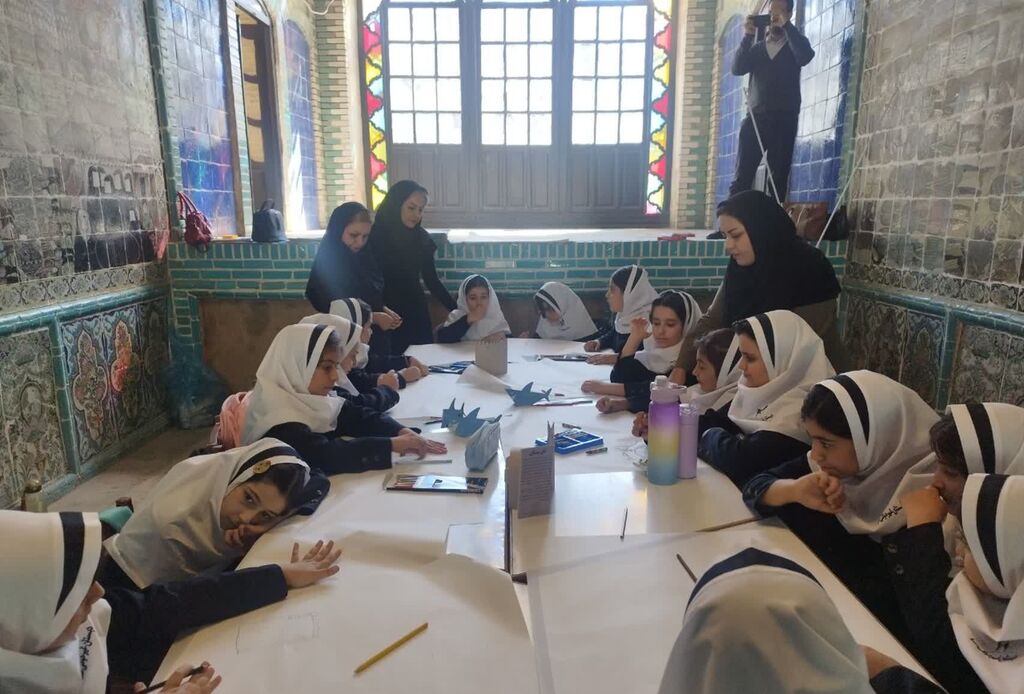 جشنواره گردشگری کودک در تکیه معاونالملک کرمانشاه