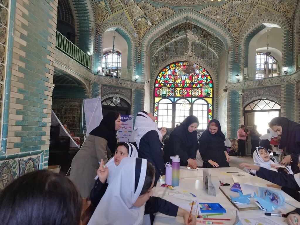 جشنواره گردشگری کودک در تکیه معاونالملک کرمانشاه