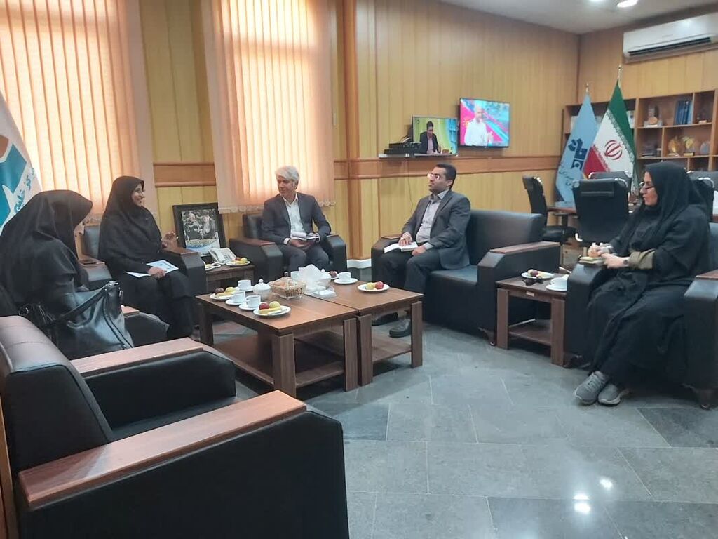 برگزاری نشست مشترک مدیران کل کانون هرمزگان و صدا و سیمای مرکز خلیج فارس