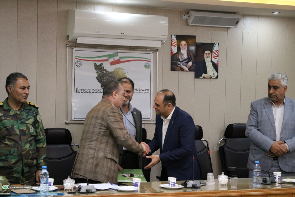 کودکان را میتوان به معادن معنوی تشبیه کرد که باید برای کشف آنها تلاش کنیم