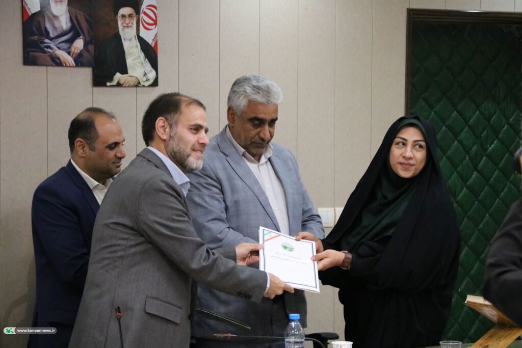 کودکان را میتوان به معادن معنوی تشبیه کرد که باید برای کشف آنها تلاش کنیم