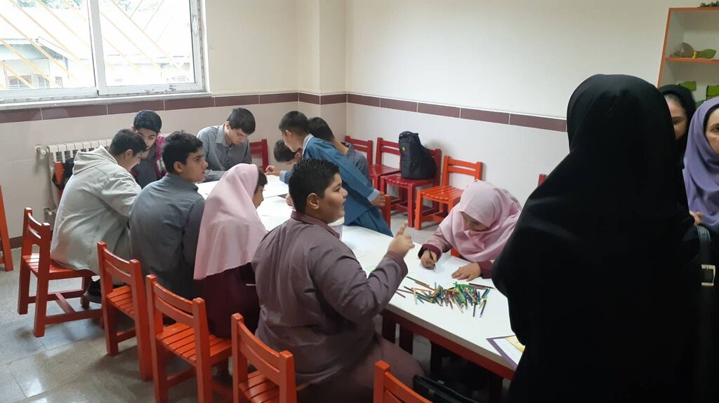 نمایشگاه آثار حسیـلمسی ویژه کودکان و نوجوانان با نیازهای ویژه در چالوس برگزار شد