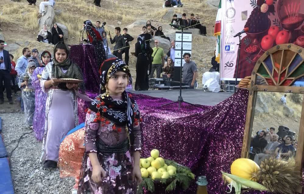 حضور اعضای مراکز کانون کرمانشاه در جشن مهرگان