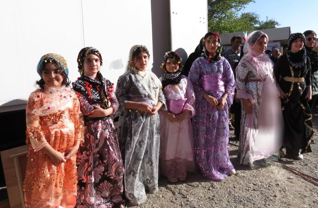 حضور اعضای مراکز کانون کرمانشاه در جشن مهرگان