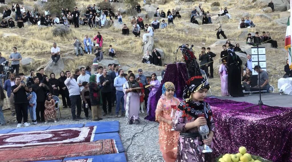 حضور اعضای مراکز کانون کرمانشاه در جشن مهرگان