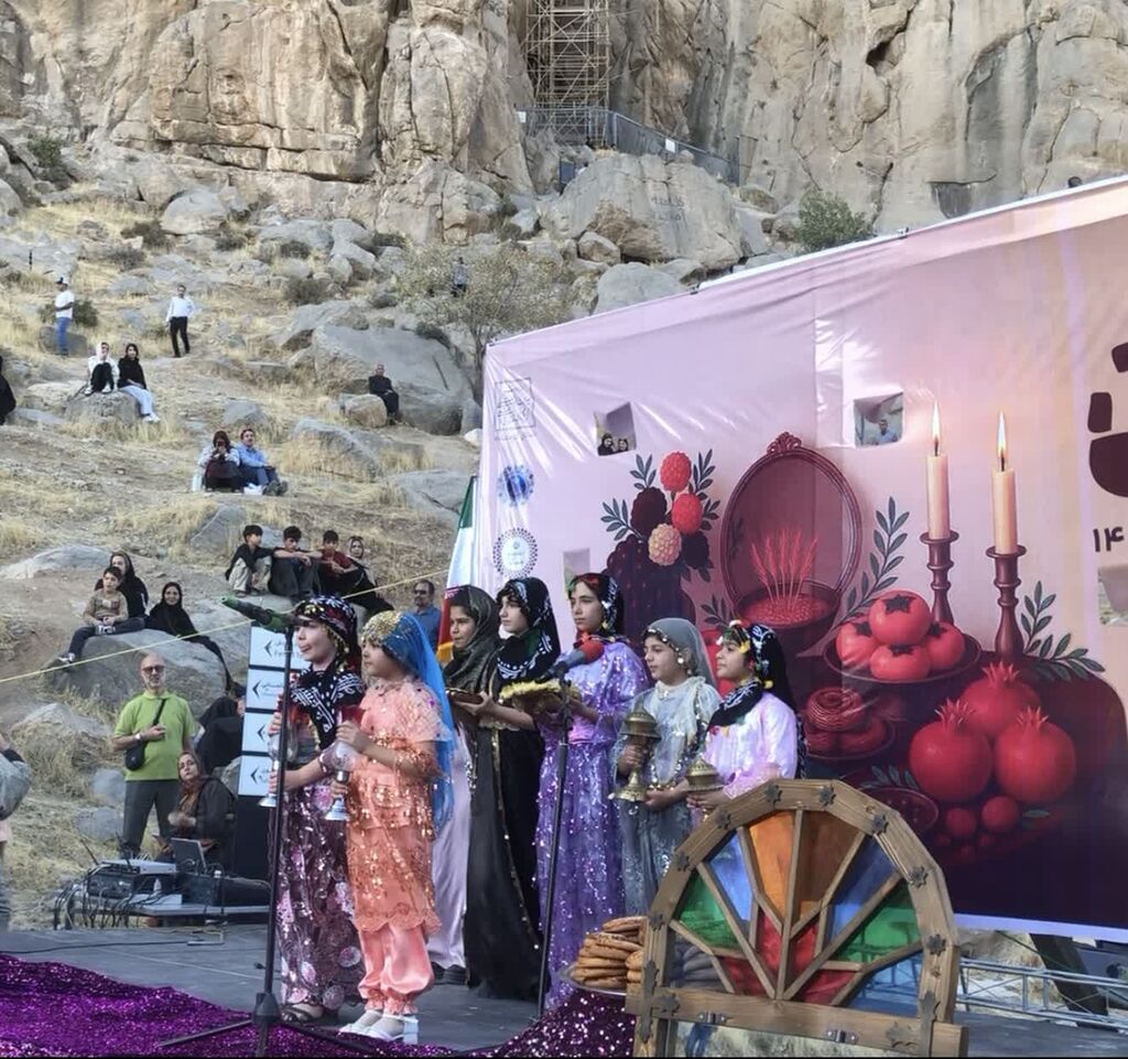 حضور اعضای مراکز کانون کرمانشاه در جشن مهرگان