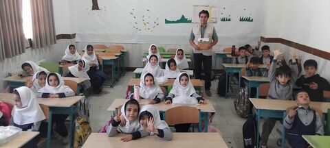 کتابخانه سیار روستایی البرز روستای ارمنده - مدرسه امیدی عابد

