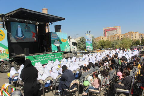 شهرهای سهند، بناب و مراغه میزبان تماشاخانه سیار کانون در پنجمین روز از حضور خود در استان آذربایجان شرقی بود که با استقبال پرشور کودکان، نوجوانان و خانواده ها همراه شد.