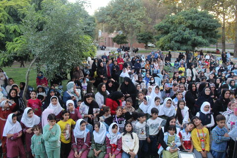 شهرهای سهند، بناب و مراغه میزبان تماشاخانه سیار کانون در پنجمین روز از حضور خود در استان آذربایجان شرقی بود که با استقبال پرشور کودکان، نوجوانان و خانواده ها همراه شد.